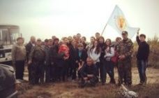 Волонтеры и работники Чебоксарского лесничества посадили более 3 тысяч сеянцев сосны в Заволжье